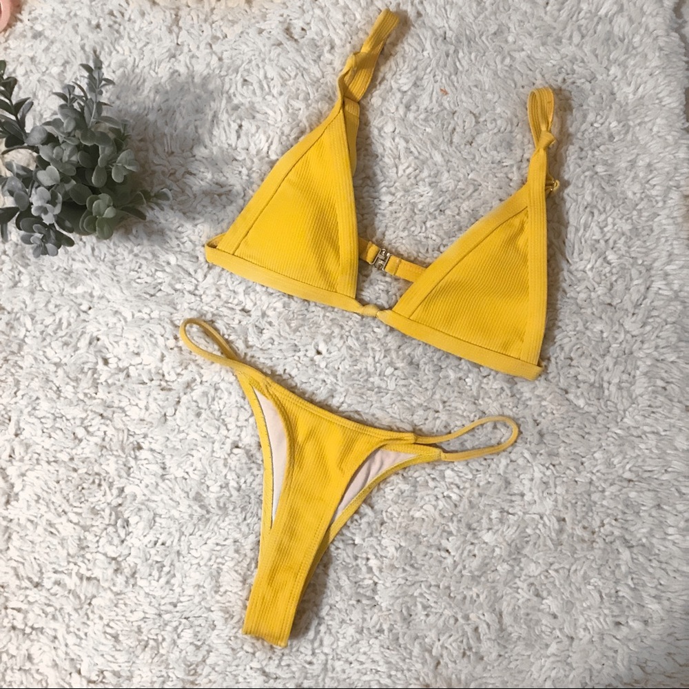 Three bikini sets - Picture 2 of 4